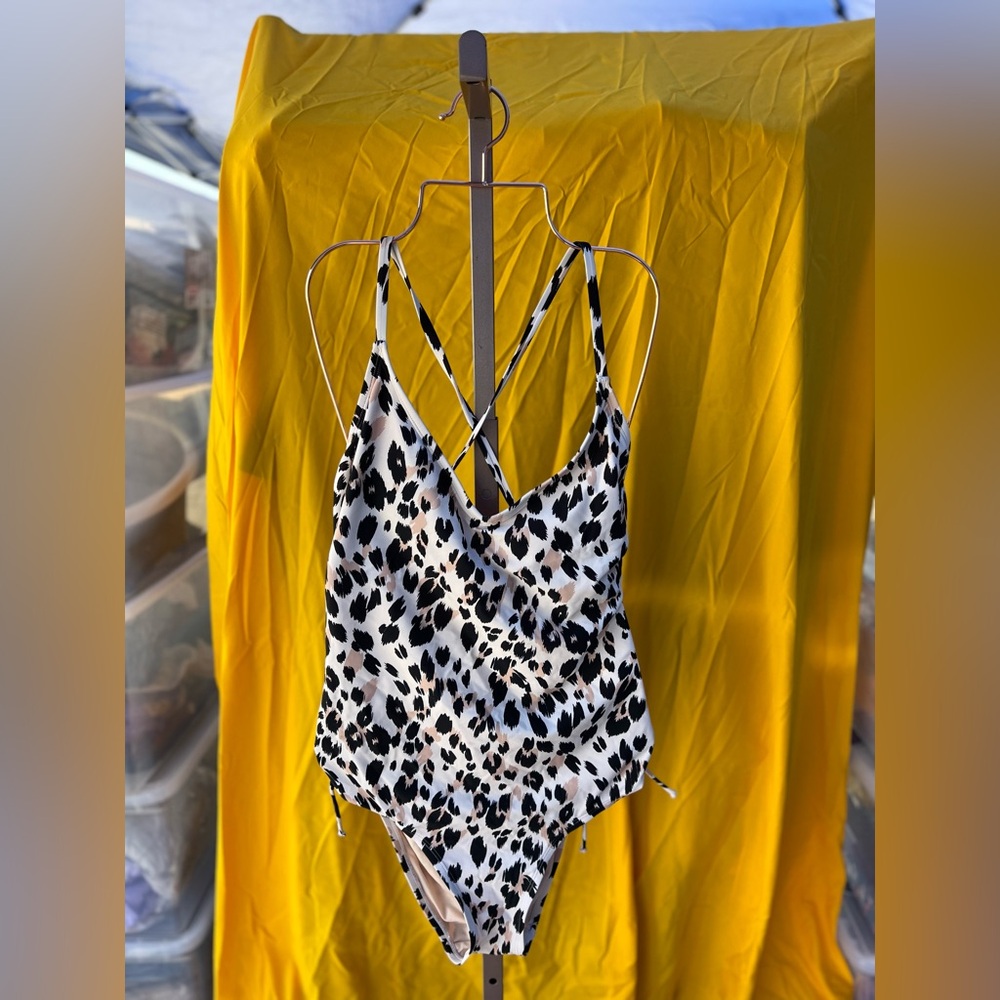 Leopard Print Women's One Piece Swimsuit